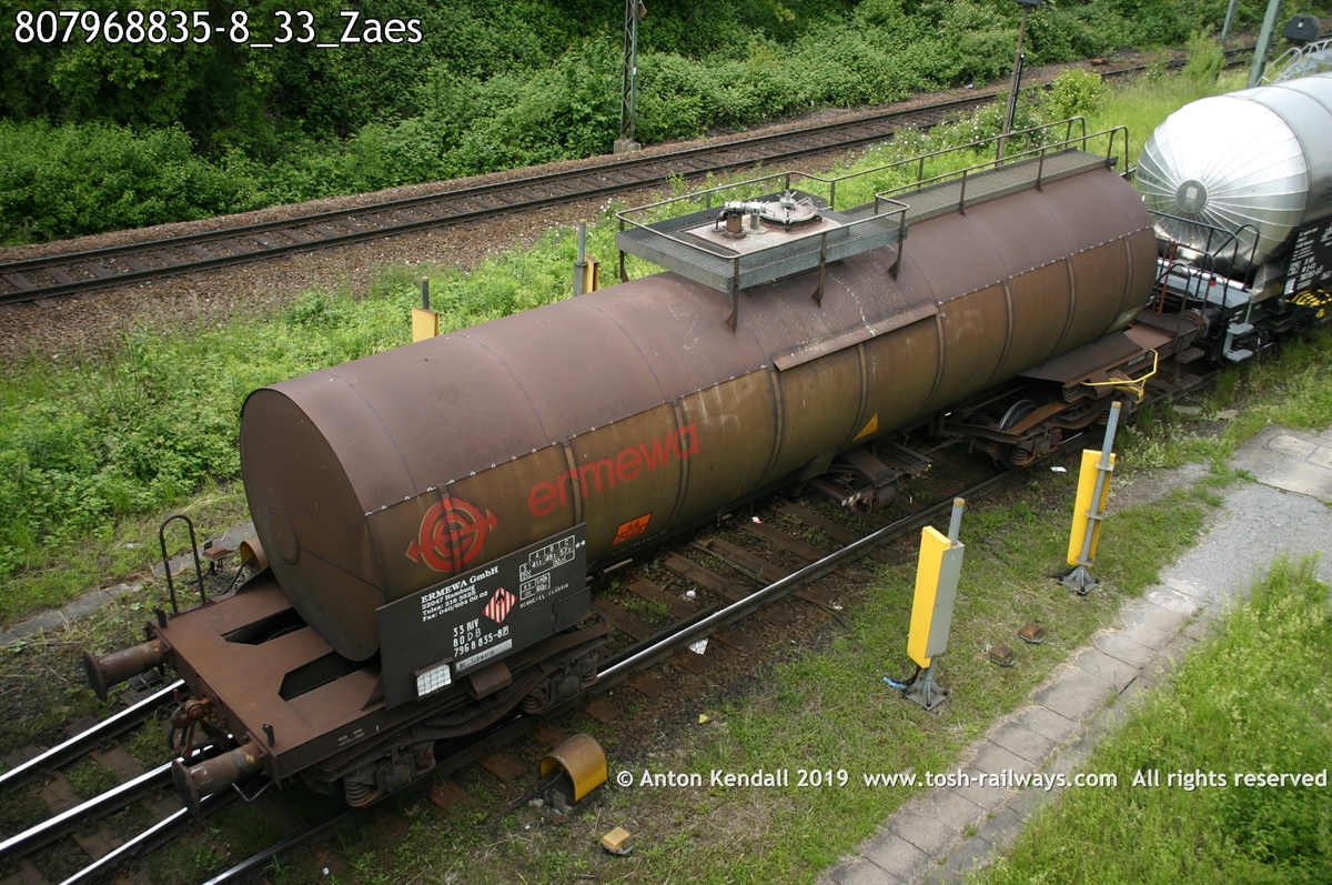 807968835-8_33_Zaes.jpg